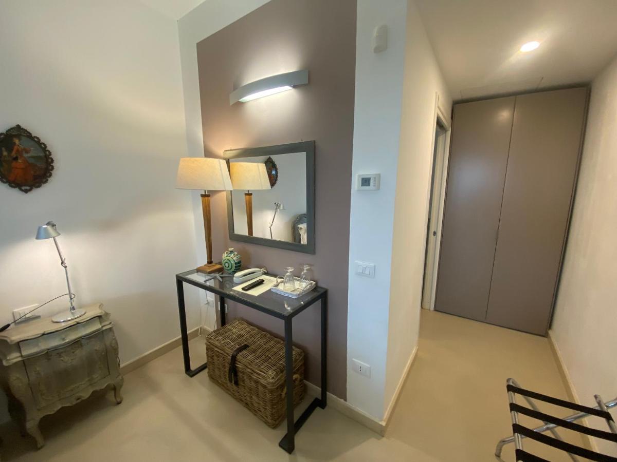 Scilla Maris Charming Suites มาร์ซาเมมี ภายนอก รูปภาพ